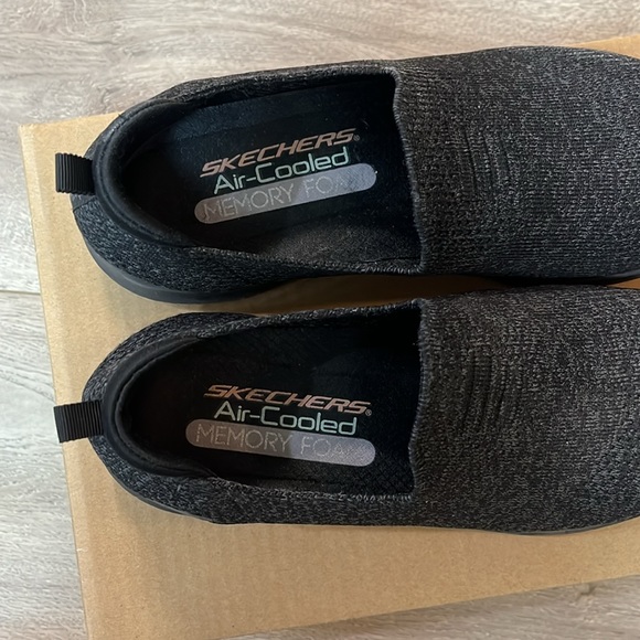 Sketchers Air Cooled Memory Foam Sneakers - Picture 2 of 3